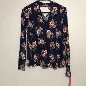 long sleeve floral v nevk